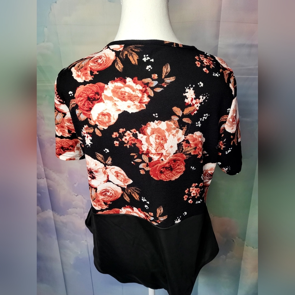 SHEIN Black Orange Peach Floral Wrap V-Neck Short Sleeve Bodysuit 2XL - Picture 3 of 5